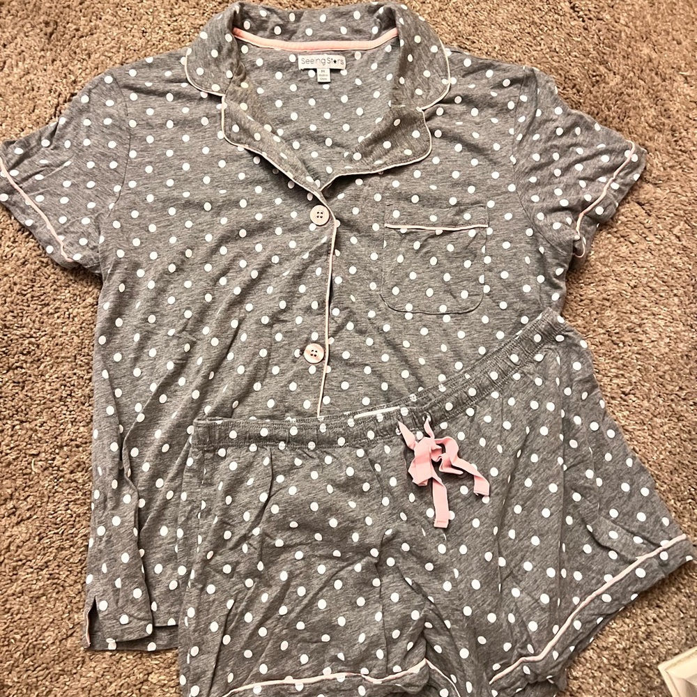 Seeing Stars- 2 sets - Gray Polka Dot Pajamas/Blue Lace Sleewear shorts. (M)